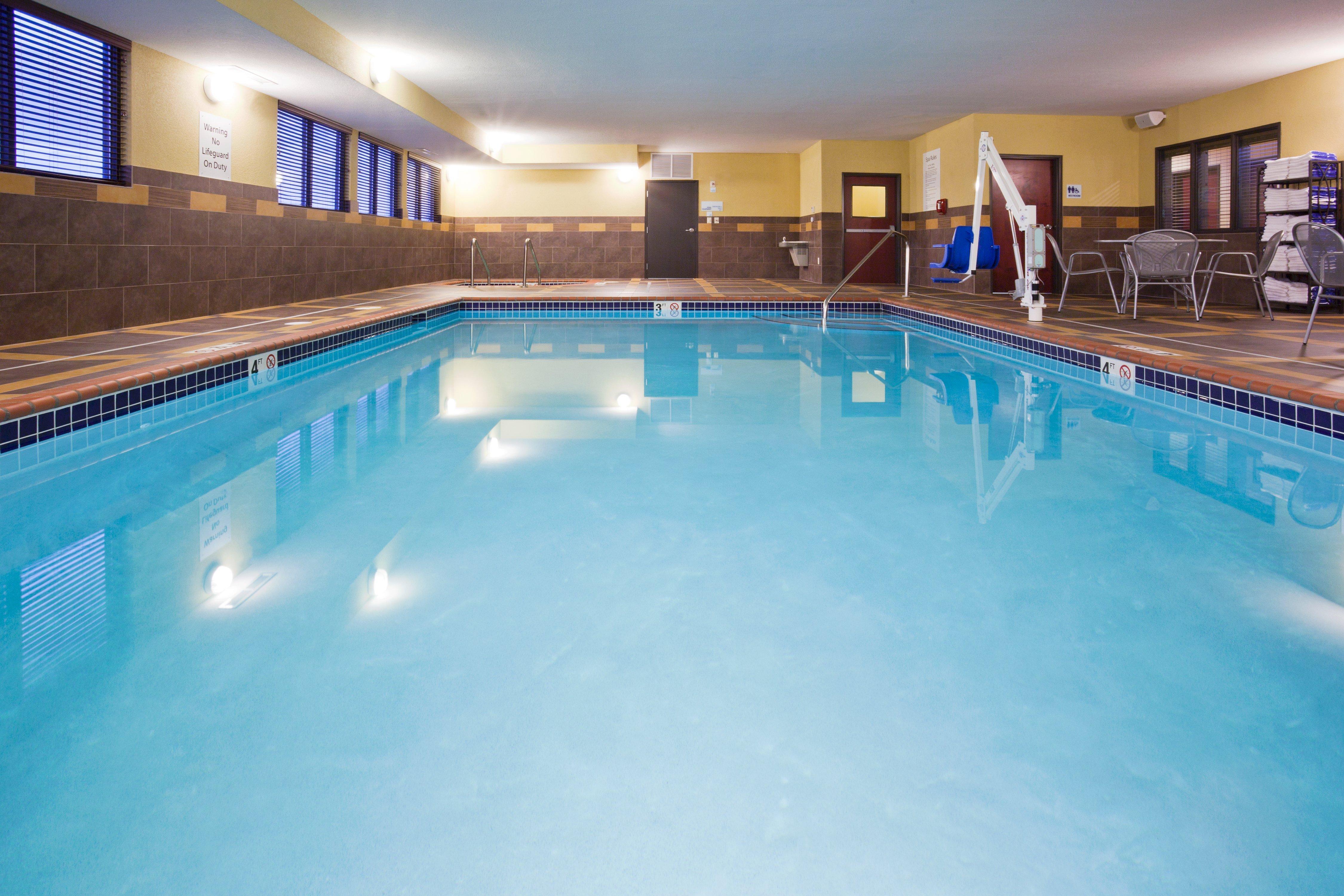 Holiday Inn Express And Suites Rochester West-Medical Center By Ihg Εξωτερικό φωτογραφία