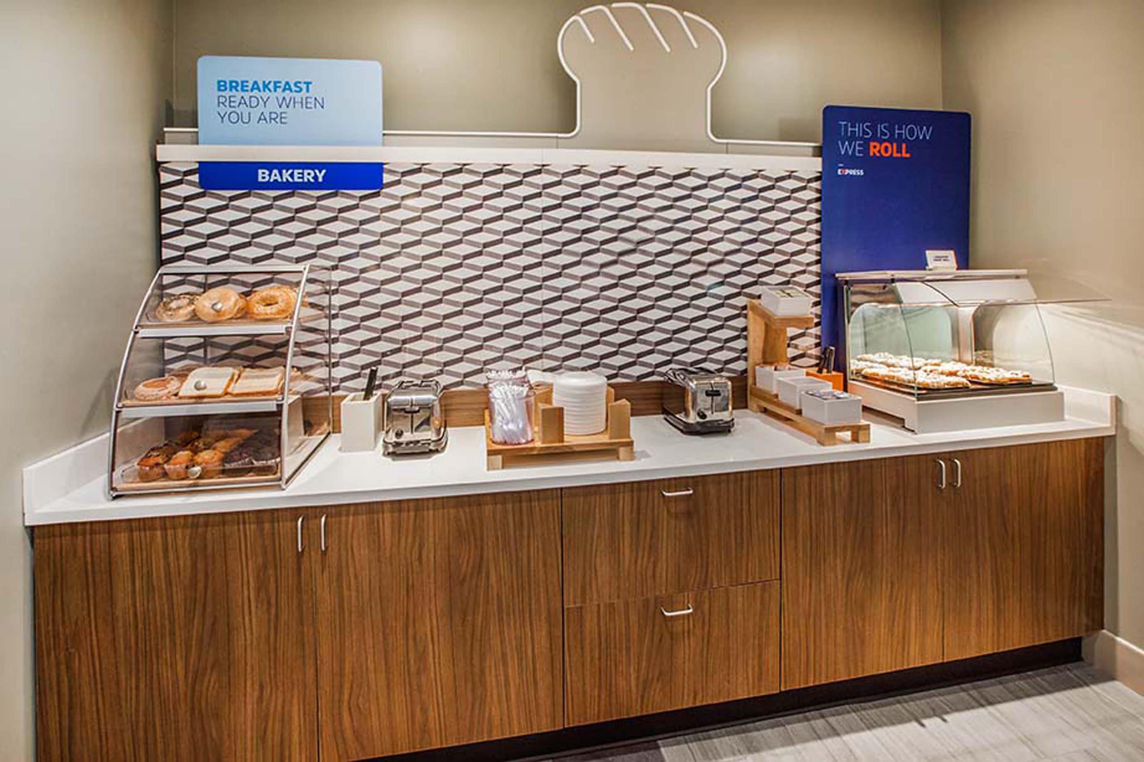 Holiday Inn Express And Suites Rochester West-Medical Center By Ihg Εξωτερικό φωτογραφία